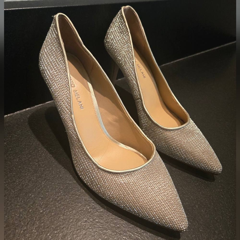 SALE Antonio Milani 9M Elegant Gold Mesh High Heels EUC - Picture 4 of 11